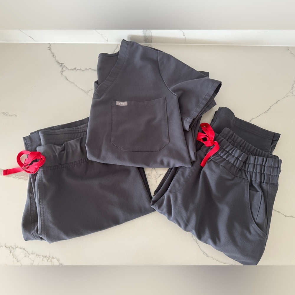 Figs Scrubs 2 pants and 1 top, Gray, Small top, Small Tall pants